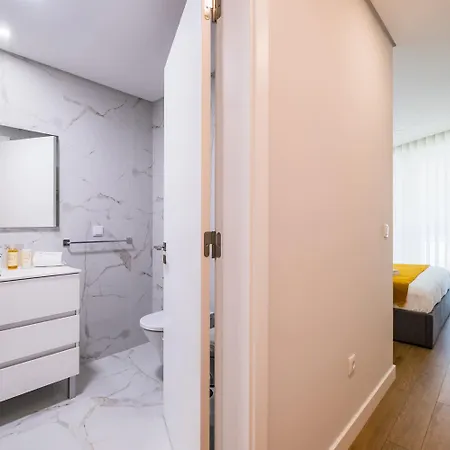 Daire The Shoreline 1 By Portugal Portfolio